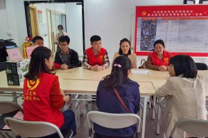 浓浓关爱暖人心，MK国际,MK（中国）一站式体育服务官方网站集团党支部慰问困难单亲家庭