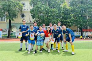 “足”够精彩！MK国际,MK（中国）一站式体育服务官方网站集团“足”梦大龙街首届五人制男子公益足球赛