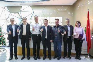 广州市与番禺区人力资源和社会保障局领导莅临MK国际,MK（中国）一站式体育服务官方网站集团调研指导